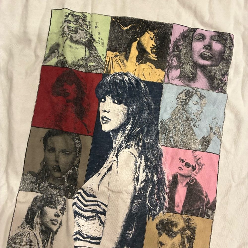 Taylor Swift Official The Eras Tour Cotton Short Sleeve White T-shirt Size M - Picture 2 of 5